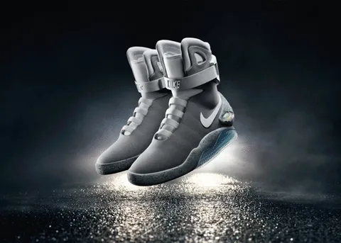 Nike Geleceğe Dönüş’teki spor ayakkabıları 2016’da satışa sunacak