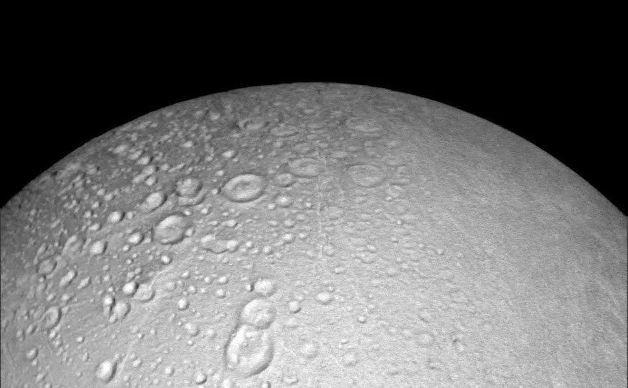 saturn-enceladus-kuzey-kutbu-161015-3