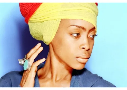 Erykah Badu yeni şarkısını Periscope yayınıyla tanıttı