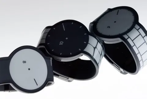 Sony elektronik kağıt ekranlı akıllı saati FES Watch satışa çıkıyor