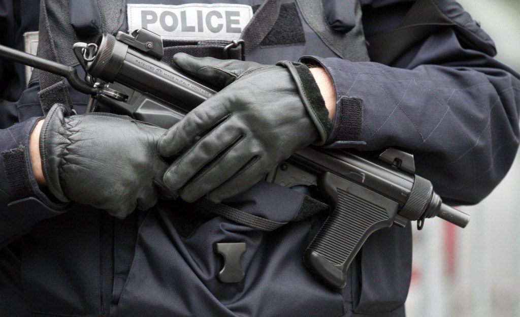 fransa-polis-081215