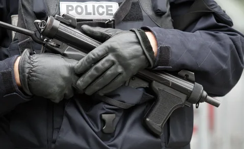 Fransa polisi acil durumlarda herkese açık kablosuz ağları engellemek istiyor