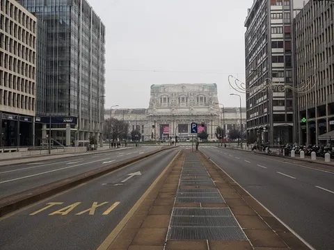 Milano hava kirliliğini azaltmak adına otomobillere geçici yasak uyguluyor