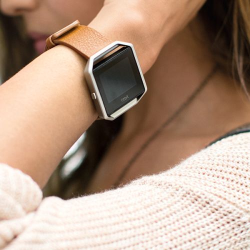 Fitbit Blaze akıllı saatte fitness takip özelliği ön planda