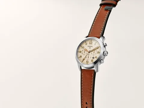 Fossil Q54 Pilot ile giyilebilir cihaz serisini genişletiyor