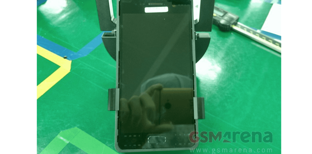 Galaxy S7 sızıntıları ön panel ve kamera modülünü gösteriyor