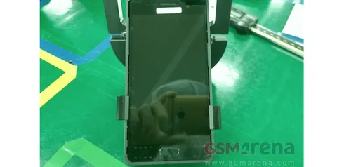Galaxy S7 sızıntıları ön panel ve kamera modülünü gösteriyor