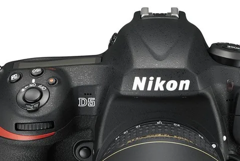 Nikon D5 DSLR ve D500 APS-C fotoğraf makineleri tanıtıldı
