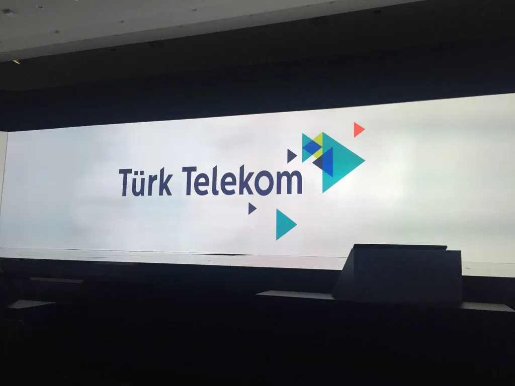 Avea Türk Telekom markası altında, TTNET ile birlikte