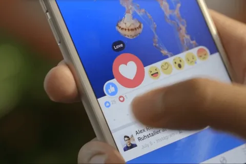 Facebook yeni beğen butonu seçeneklerini kullanıma sunuyor