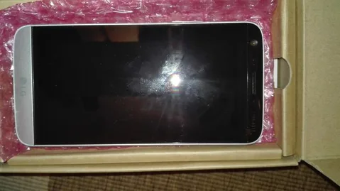 Samsung Galaxy S7 ve LG G5 zamanından önce Dubai’de satışa çıktı