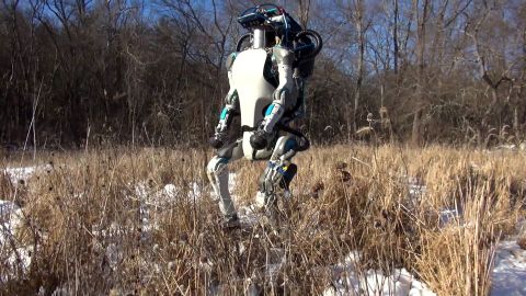Boston Dynamics’in yeni nesil robotu gelişmiş hareket yetenekleriyle dikkat çekiyor