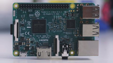 Raspberry Pi 3 Wi-Fi ve Bluetooth bağlantı destekleriyle yine 35 dolara geliyor