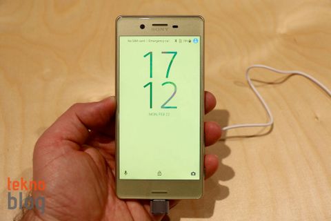 sony xperia x