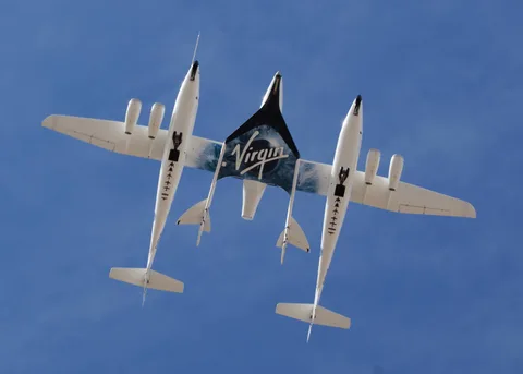 Virgin Galactic yeni uzay uçağını tanıtıyor