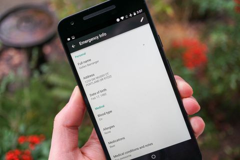 Android N kilit ekranı acil durum bilgilerini gösterebilecek