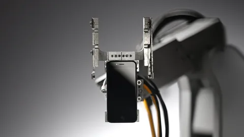 Liam: Apple’ın iPhone’ları parçalayan robotuyla tanışın