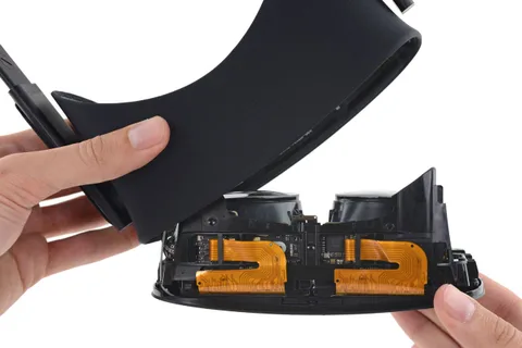 Oculus Rift iFixit tarafından parçalarına ayrıldı