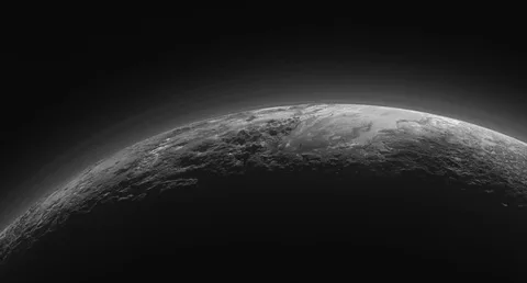 Plüton uçuşundan toplanan verilerin yarıdan fazlası henüz New Horizons’ta
