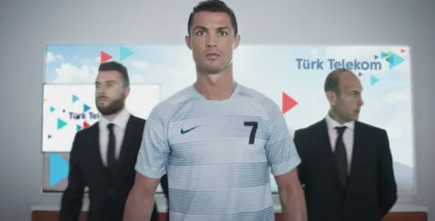 Ronaldo Türk Telekom 4.5G reklamı yıldızı oldu