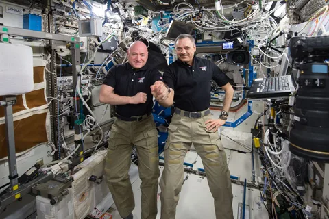 NASA astronotu Scott Kelly’nin dünyaya dönüşünü canlı izleyin