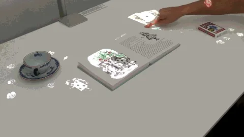 Sony projektör prototipi ile yüzeyleri dokunmatik ekrana dönüştürüyor