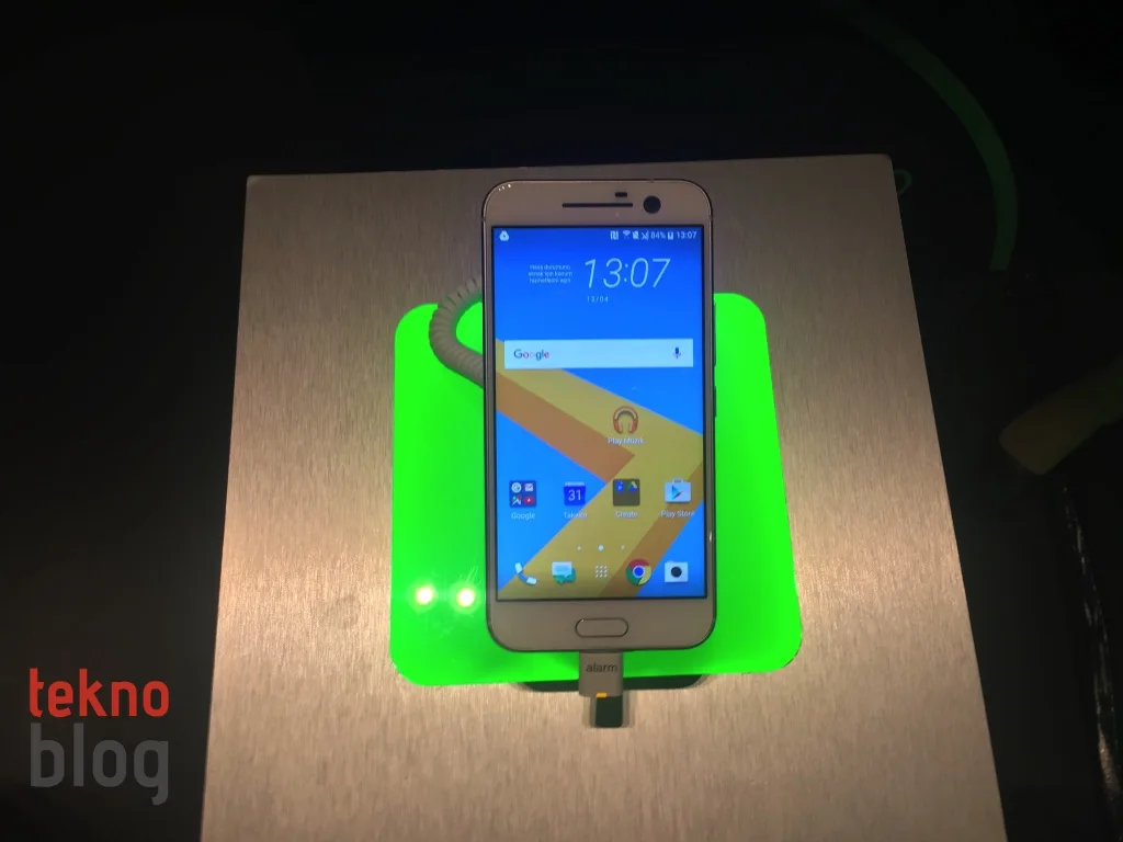 HTC 10 AirPlay desteği sunan ilk resmi Android telefonu