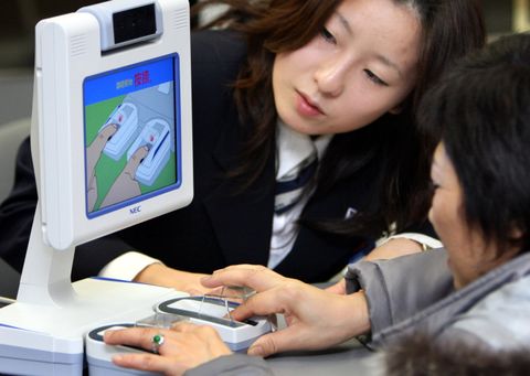 Japonya turistlerin sadece parmak iziyle ödeme yapmasını istiyor