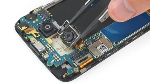 LG G5 parçalarına rahatlıkla ayrılıyor ve kolay tamir ediliyor