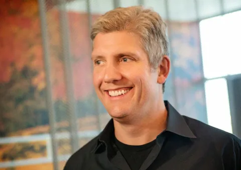 Google Rick Osterloh liderliğinde yeni bir donanım birimi kuruyor