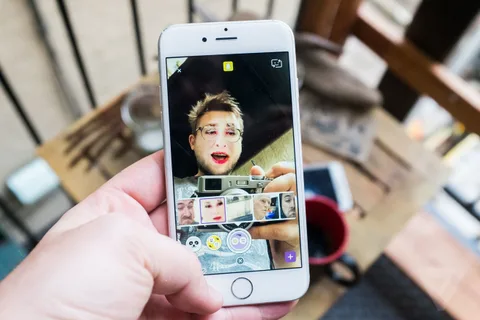 Snapchat yüz değiştirme özelliğini film rulosundaki fotoğraflarla kullanın