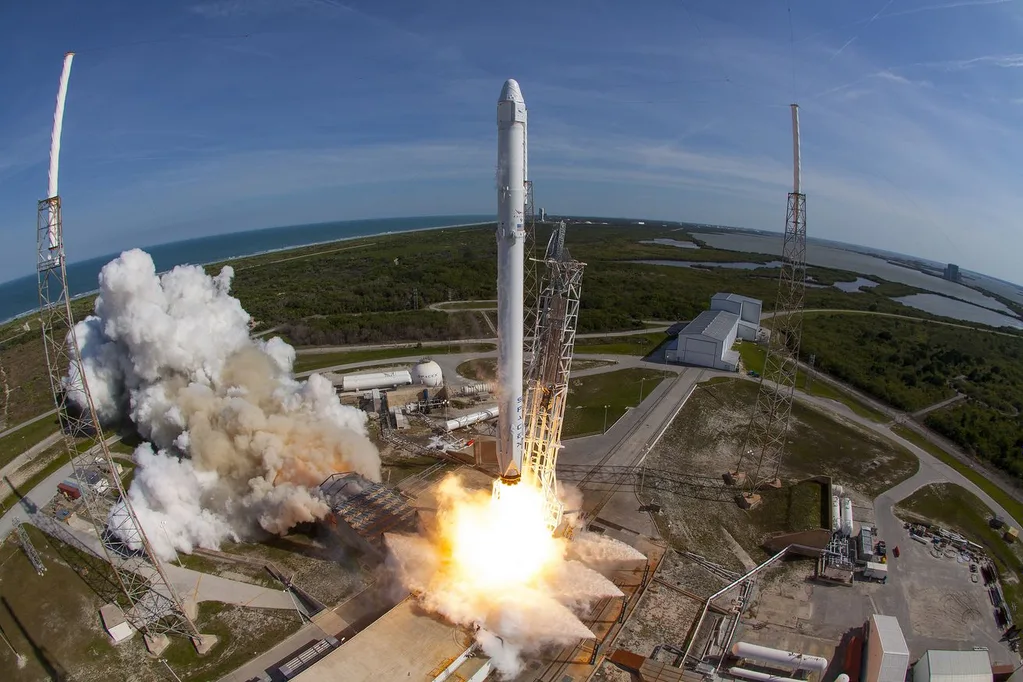 SpaceX Falcon 9’un başarılı uçuşundan fotoğraflar – Galeri