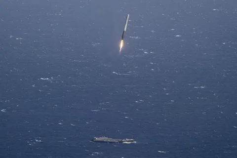 SpaceX Falcon 9 roketinin başarısız iniş görüntüleri yayınlandı