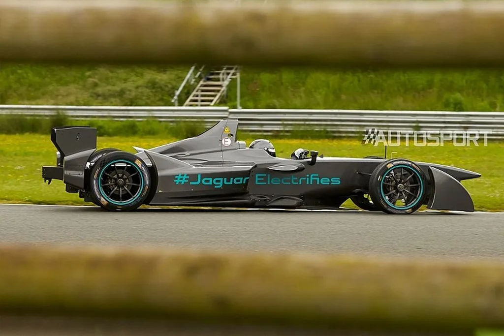 Jaguar Formula E otomobiline ait ilk görüntüler ortaya çıktı