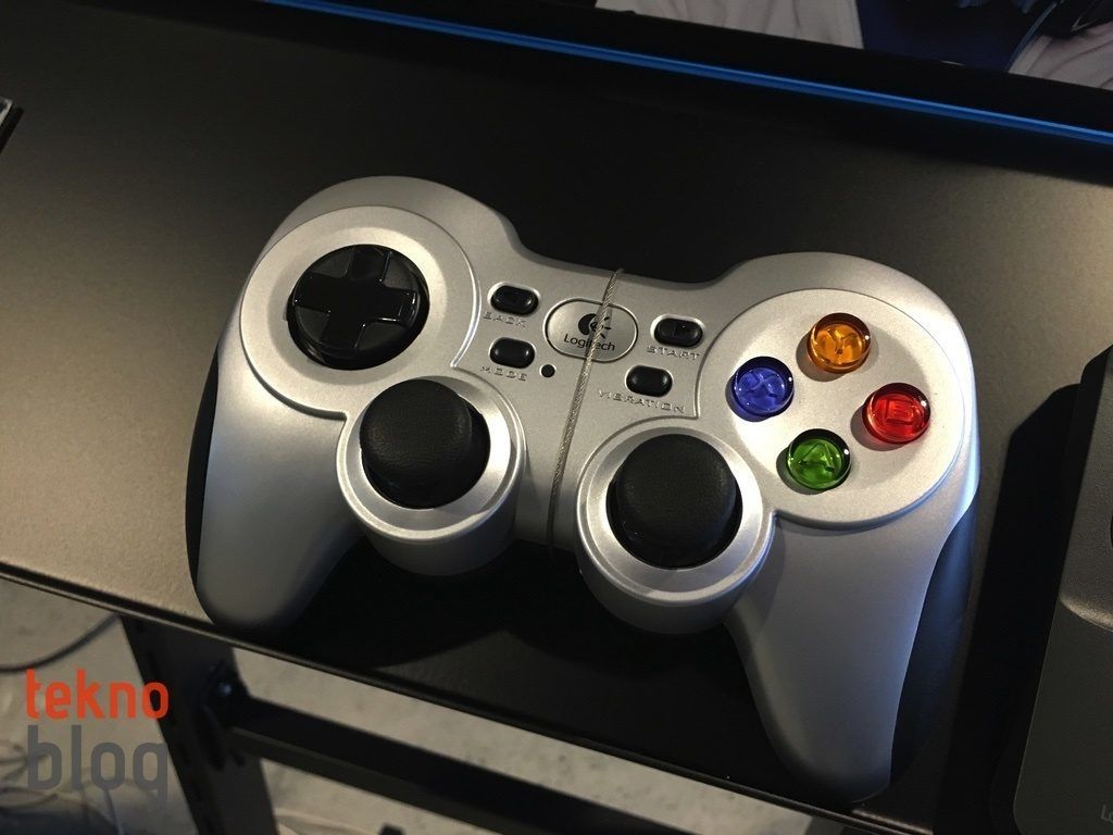 F710 Wireless gamepad