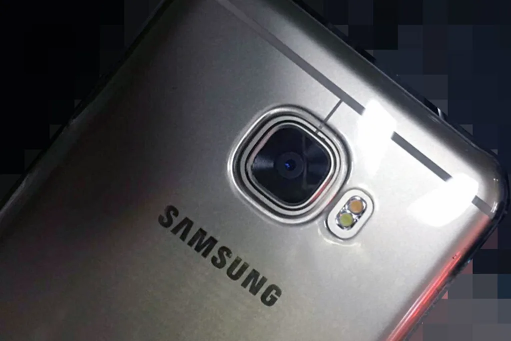 Samsung Galaxy C5 metal gövdeli bir orta segment telefonu olacak