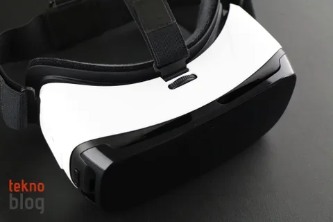 Samsung yeni Gear VR ile birlikte kontrol cihazı da sunabilir