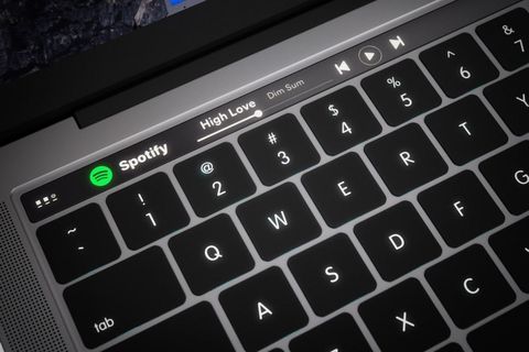 macOS Sierra kodu MacBook Pro için dokunmatik OLED çubuğunun işaretini veriyor