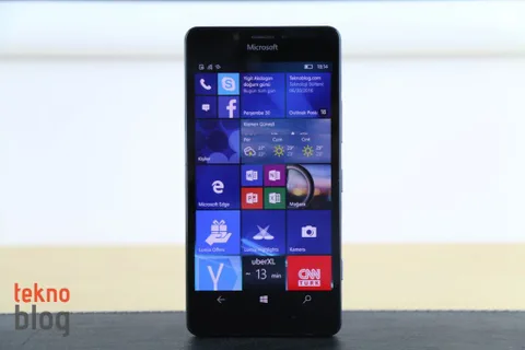 Windows 10 ARM sürümünü Lumia 950 XL’de çalıştırabilirsiniz