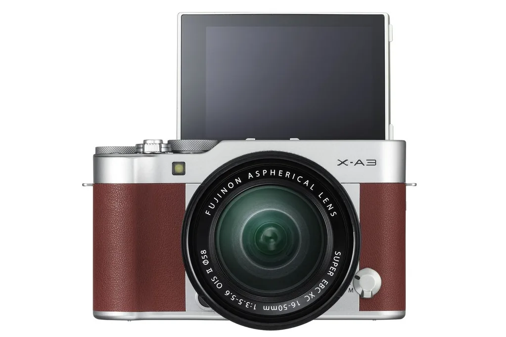 Fujifilm X-A3 180 derece dönebilen ekranıyla tam bir selfie makinesi