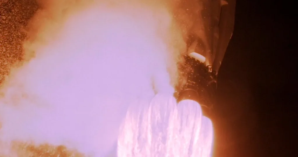 SpaceX Falcon 9 roketlerinin slow-motion görüntülerini yayınladı