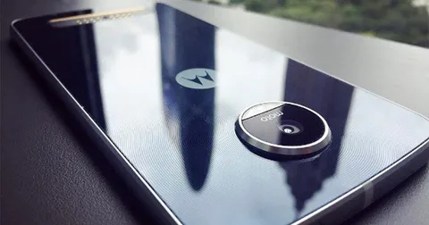 Moto Z Play ile ilgili sızıntılara bir yenisi daha eklendi