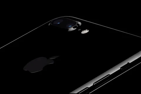 iPhone 7 ve iPhone 7 Plus tanıtıldı: Simsiyah, suya dayanıklı, çift kameralı