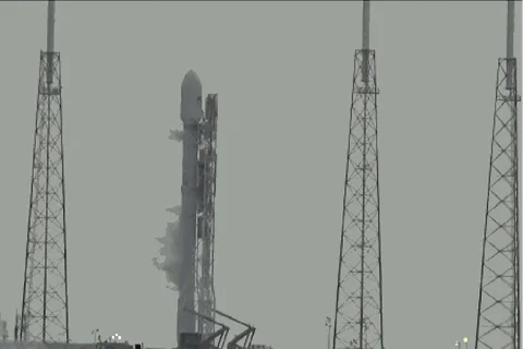 Elon Musk Falcon 9 patlamasını çözmek için Twitter kullanıcılarından yardım istiyor