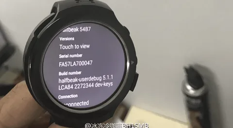 HTC’nin duyurulmamış Halfbeak Android Wear saatinin fotoğrafları ortaya çıktı