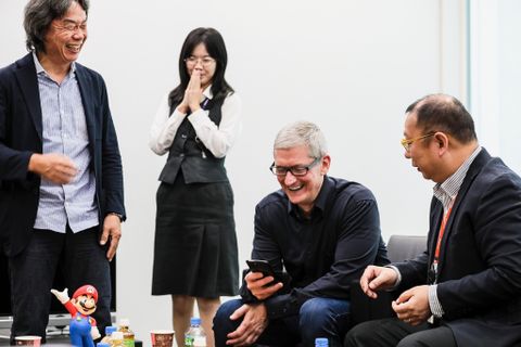 Tim Cook Japonya’da Nintendo yöneticileriyle bir araya geldi