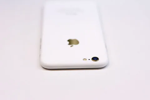 iPhone 7 bembeyaz renk seçeneğiyle karşımıza çıkabilir
