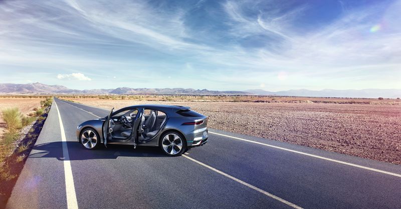 Jaguar I-Pace adını verdiği ilk elektrikli otomobil konseptini görücüye çıkardı