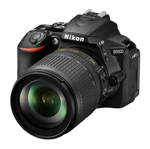 Nikon D5600 Bluetooth sayesinde anında fotoğraf paylaşımı yapabiliyor