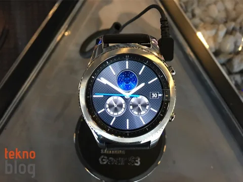 Samsung Gear S3 yeni uygulamalarla işlevselliğini artırıyor